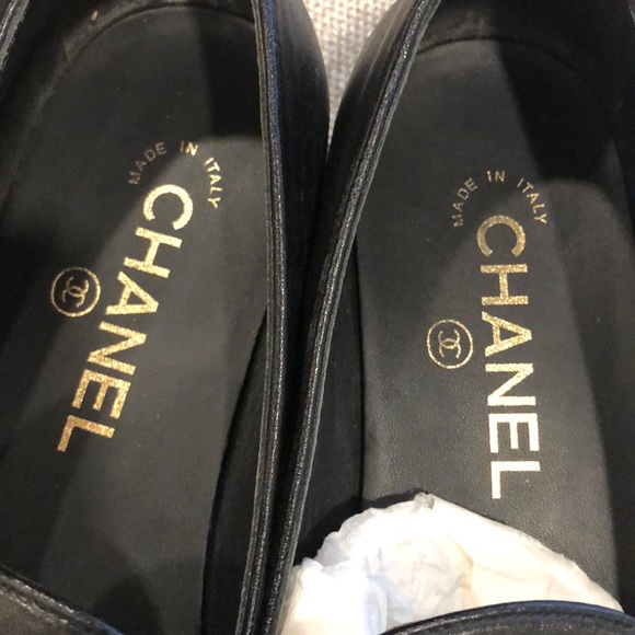 Chanel Black Lambskin Moccasin Loafers - Picture 4 of 10